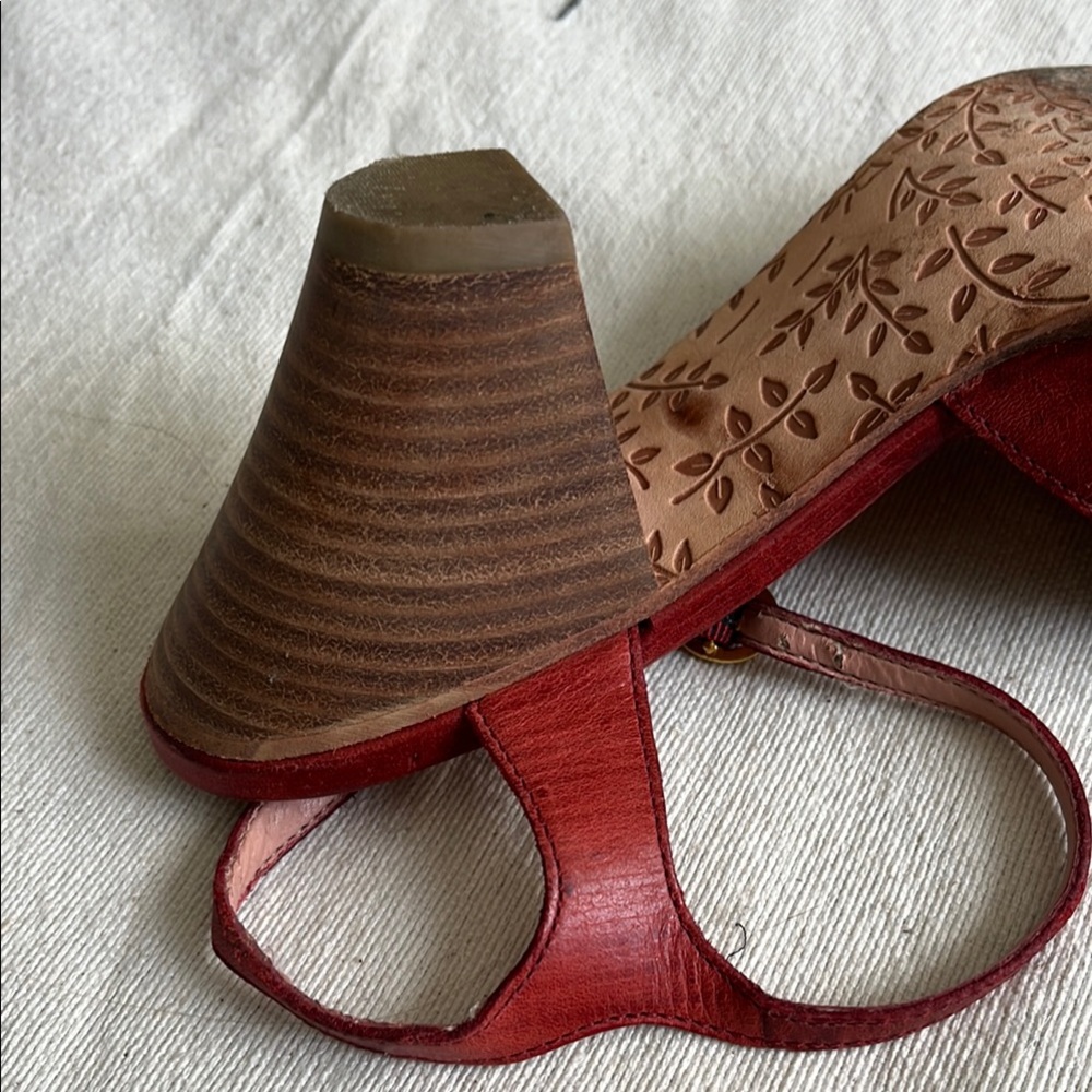 Red Leather Fringe Beaded Block Heel Sandals Size 7 - Picture 6 of 8